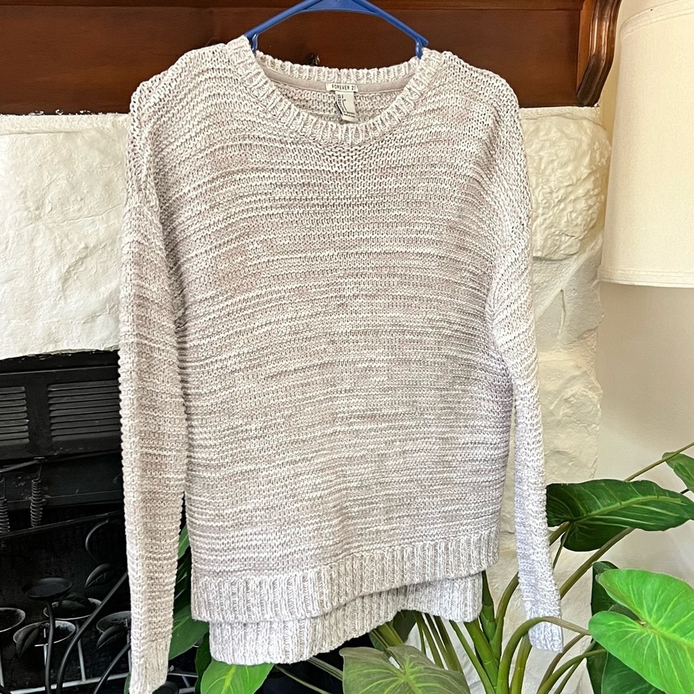 Forever 21 Light Gray Crew Neck High Low Sweater Women’s Size S